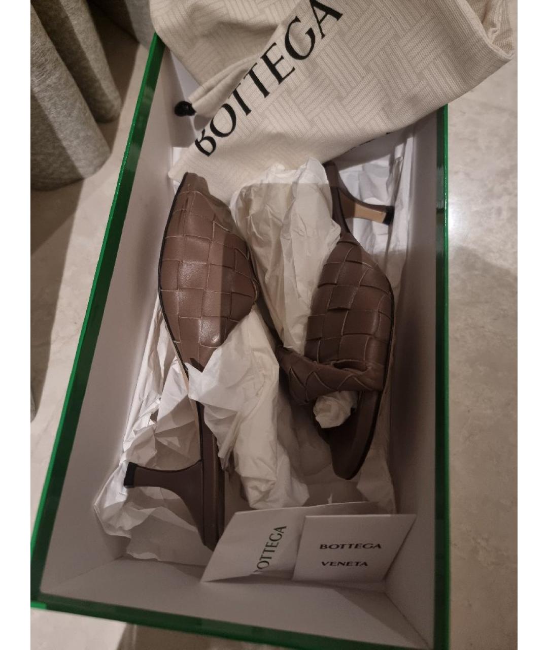 BOTTEGA VENETA Коричневые кожаные мюли, фото 6