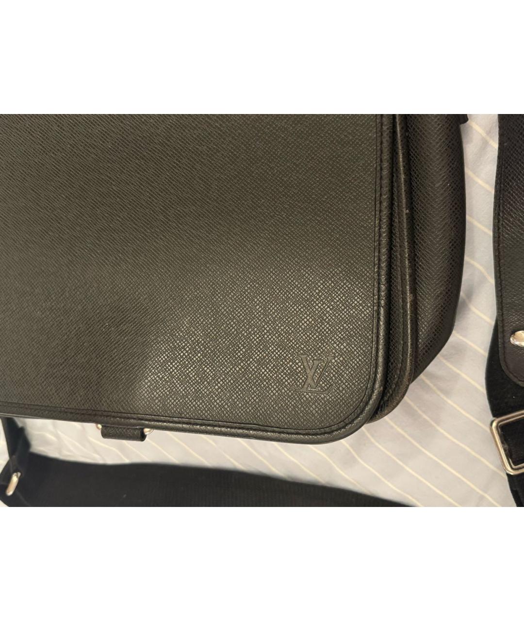 LOUIS VUITTON Черная кожаная сумка на плечо, фото 5