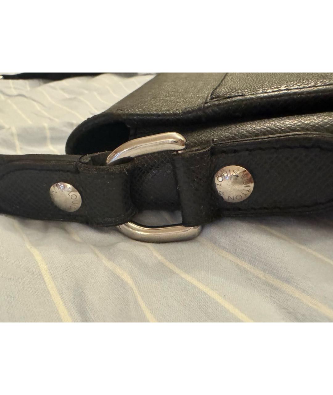 LOUIS VUITTON Черная кожаная сумка на плечо, фото 6