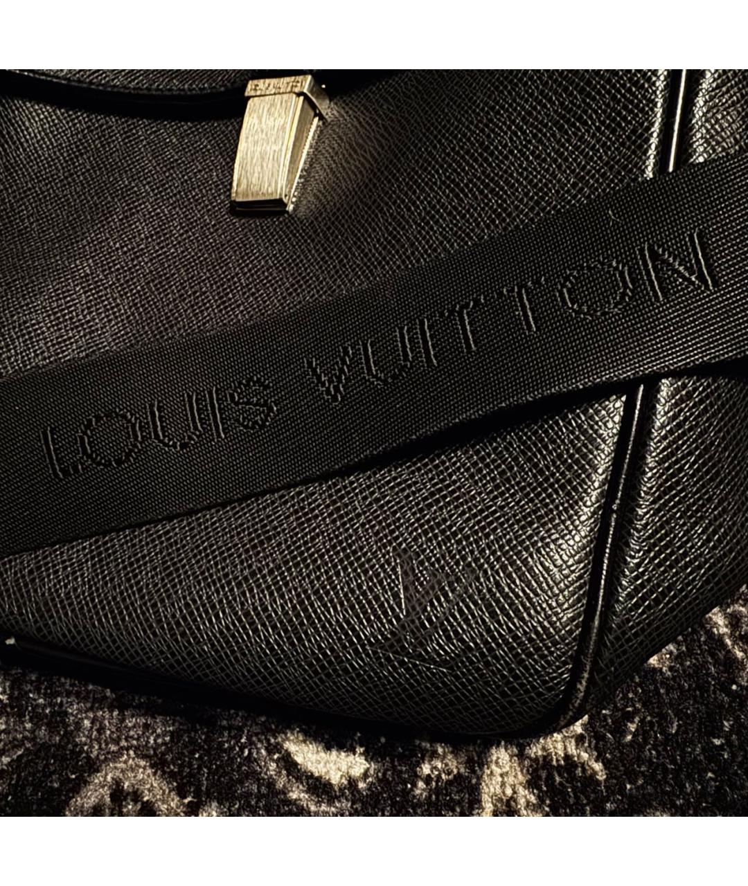 LOUIS VUITTON Черная кожаная сумка на плечо, фото 6