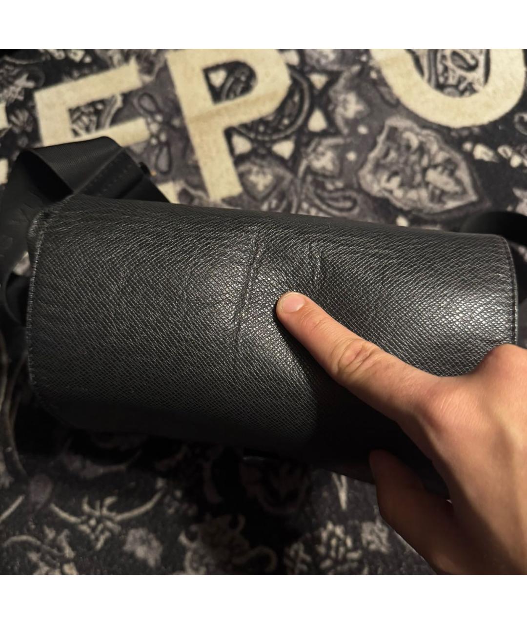 LOUIS VUITTON Черная кожаная сумка на плечо, фото 8