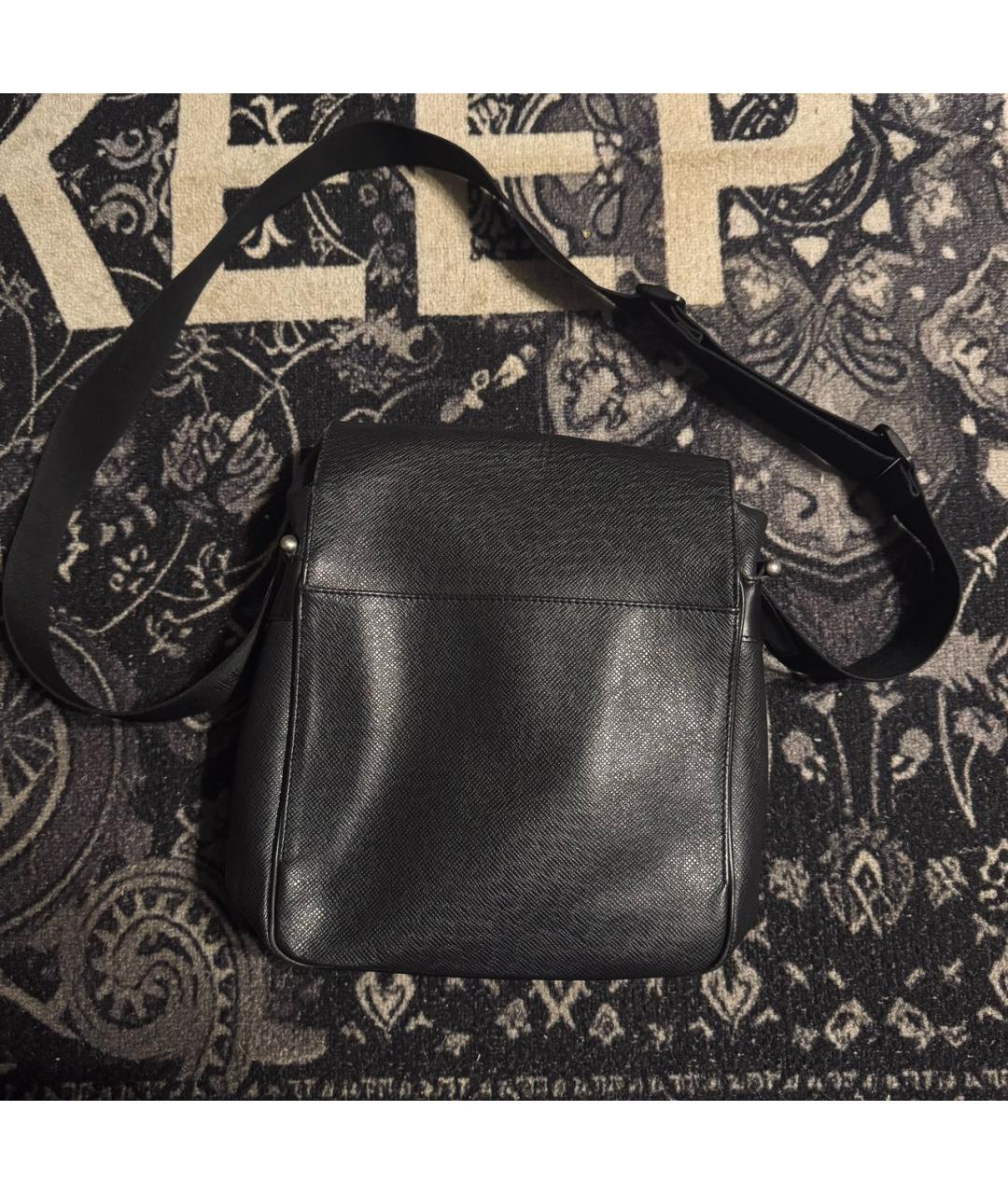 LOUIS VUITTON Черная кожаная сумка на плечо, фото 3