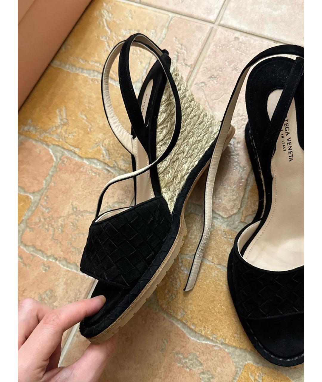 BOTTEGA VENETA Черные замшевые босоножки, фото 2
