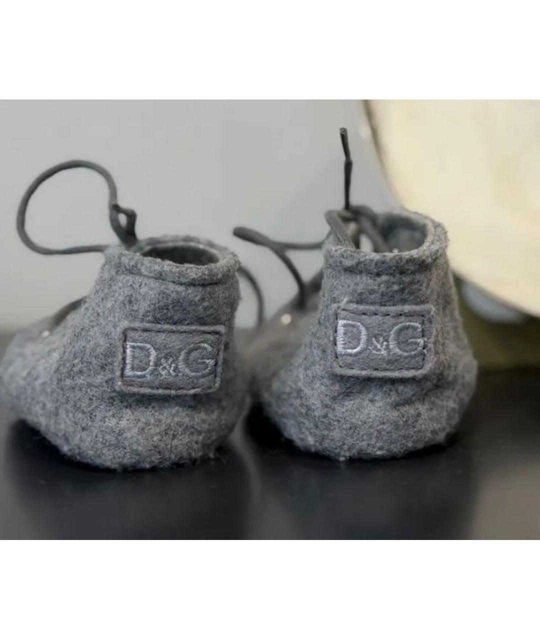 DOLCE & GABBANA KIDS Серые пинетки, фото 2