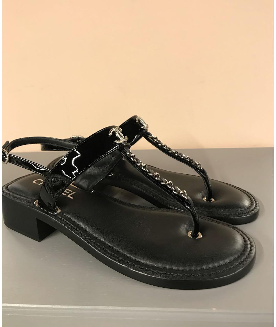 CHANEL PRE-OWNED Черные сандалии из лакированной кожи, фото 4