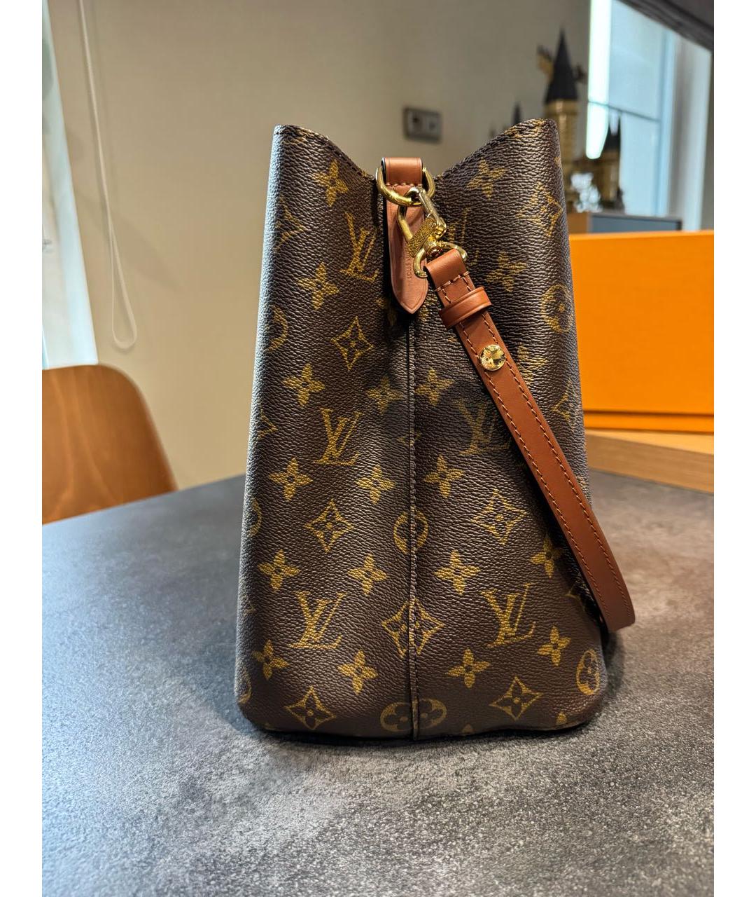 LOUIS VUITTON Коричневая кожаная сумка через плечо, фото 2