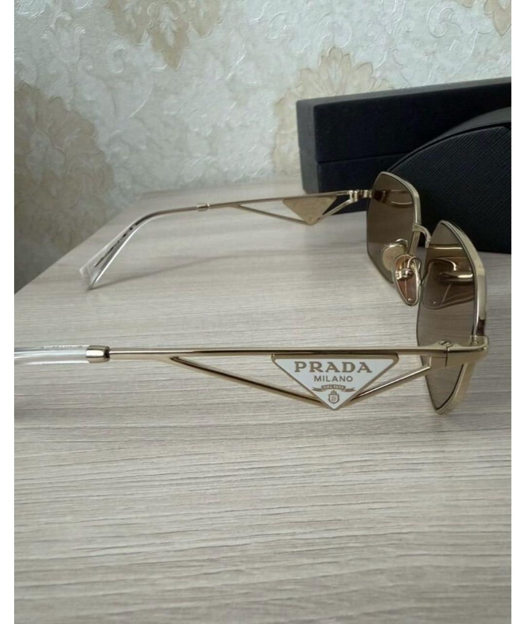 PRADA Золотые металлические солнцезащитные очки, фото 3