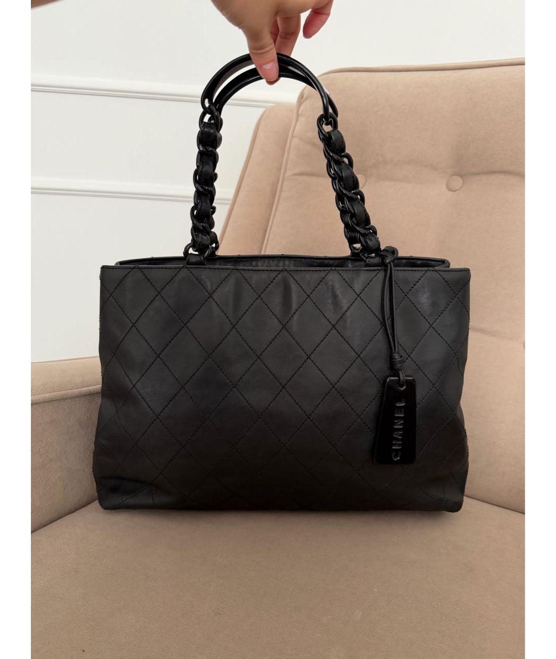 CHANEL Черная кожаная сумка тоут, фото 9