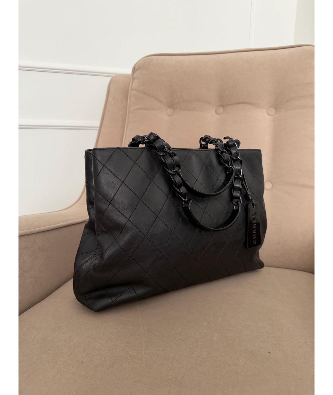 CHANEL Черная кожаная сумка тоут, фото 2