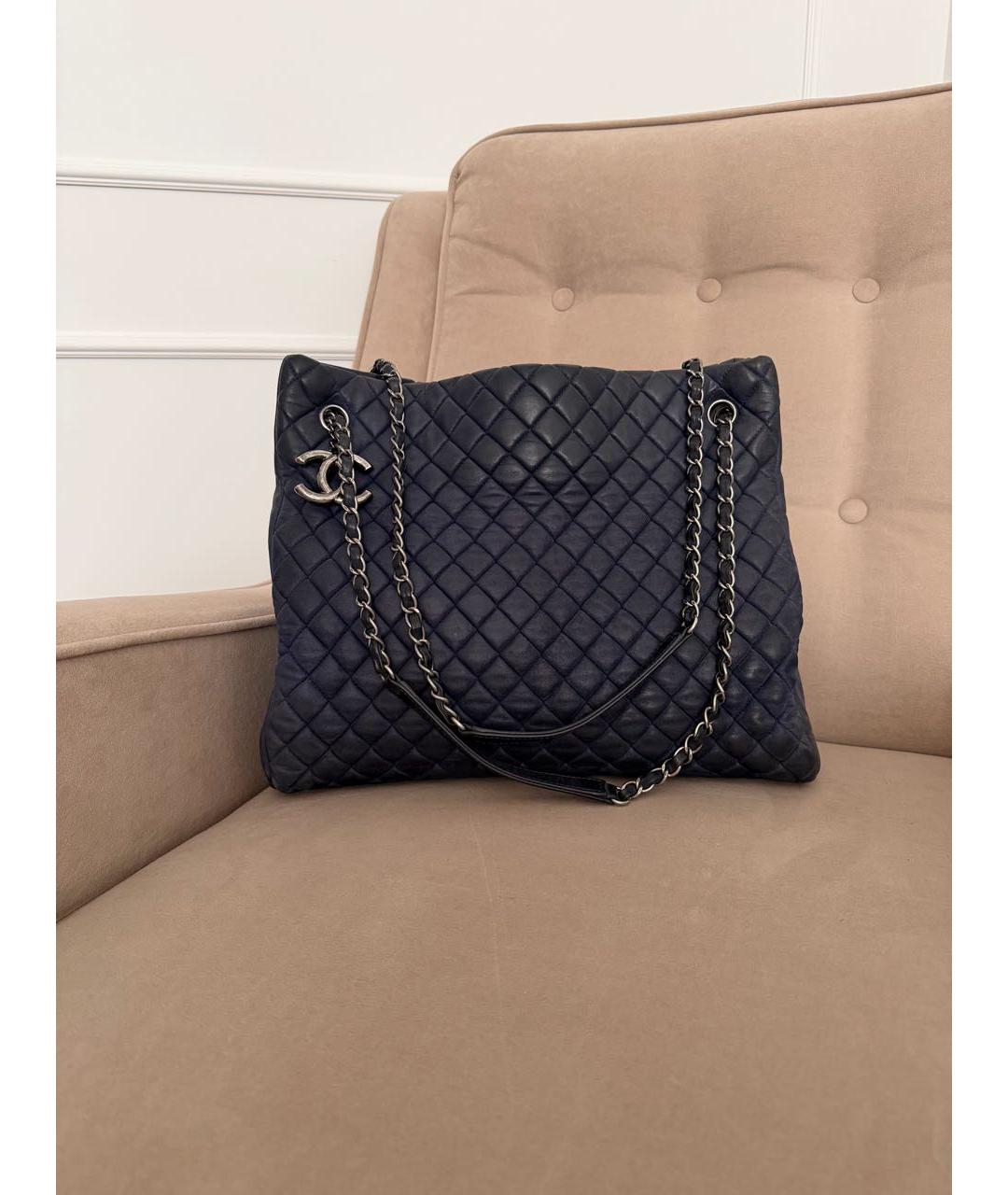 CHANEL Темно-синяя кожаная сумка тоут, фото 9
