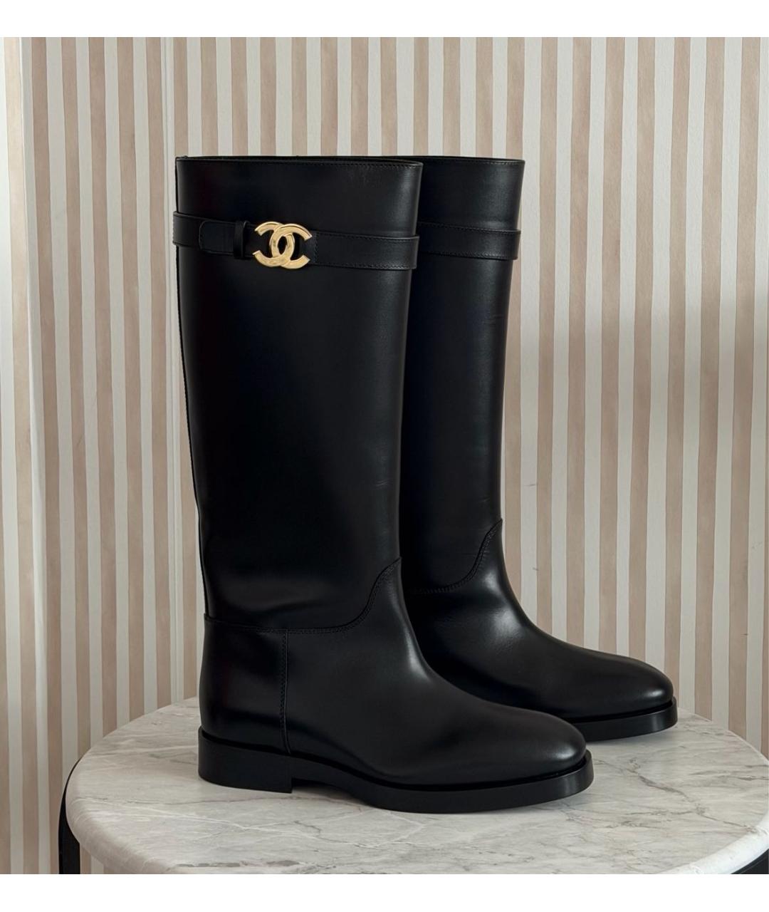 CHANEL Черные кожаные сапоги, фото 2