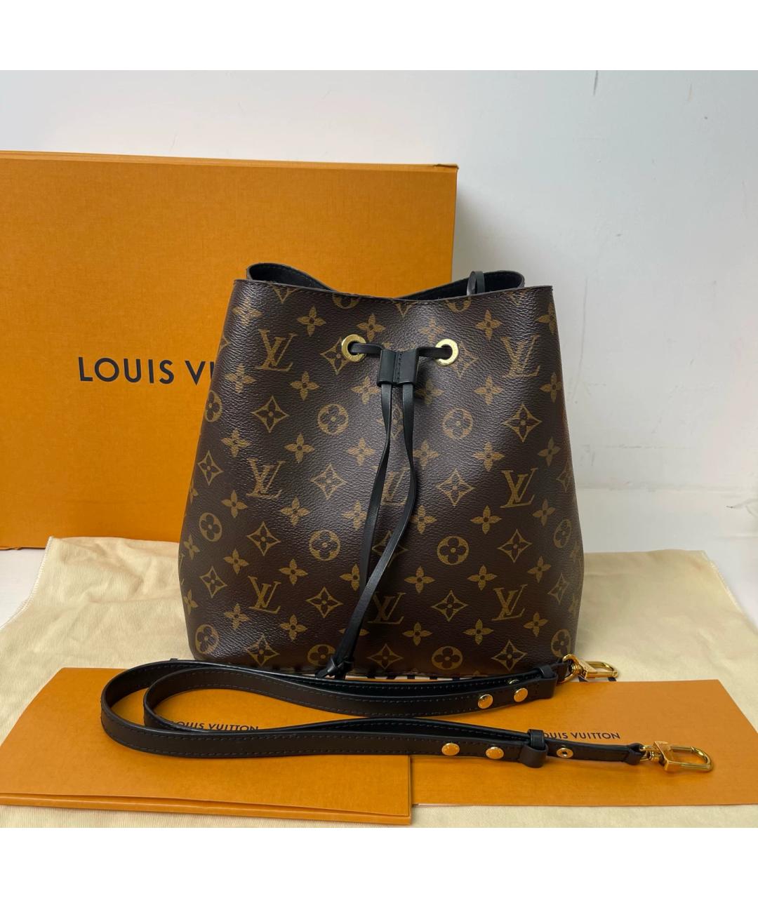 LOUIS VUITTON Черная кожаная сумка через плечо, фото 2