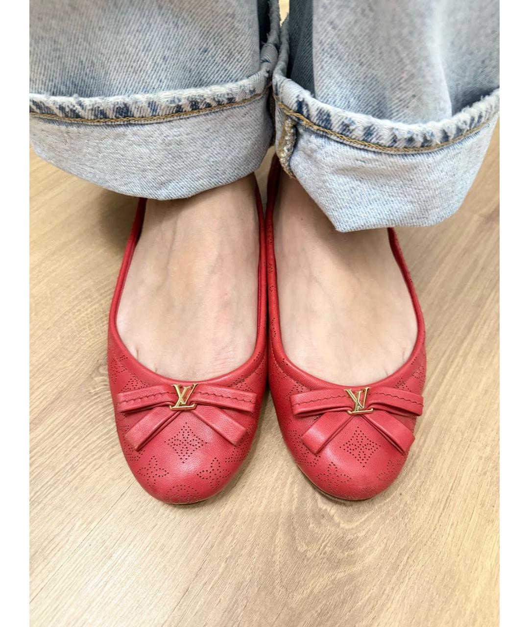 LOUIS VUITTON Красные кожаные балетки, фото 5