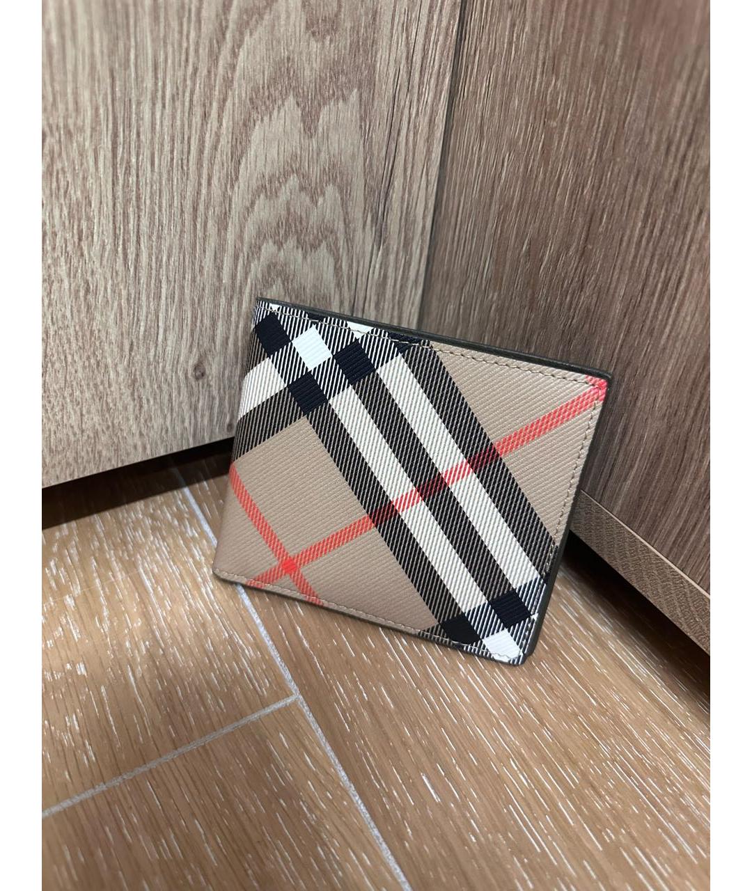 BURBERRY Бежевый кожаный кошелек, фото 2