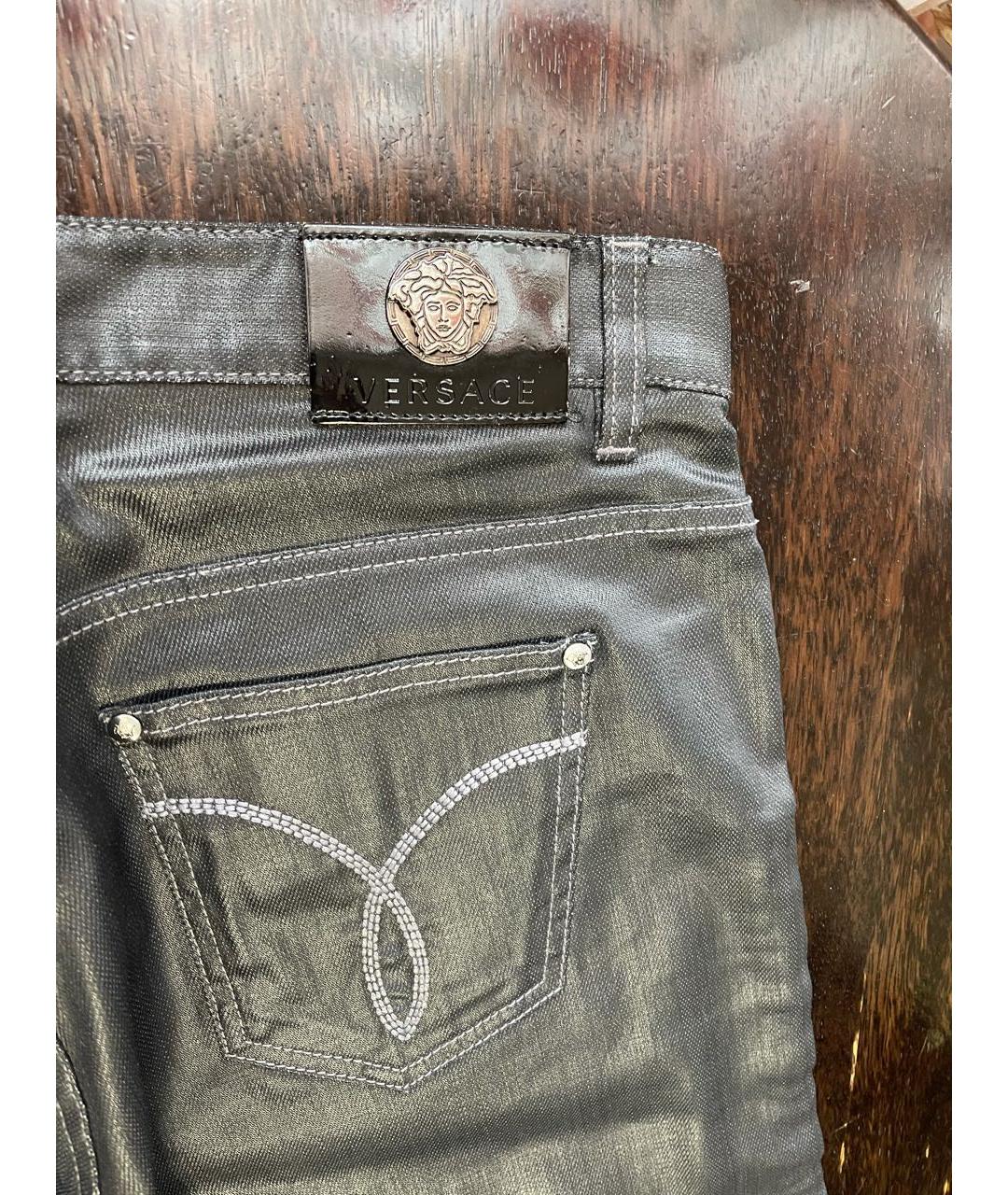 VERSACE Черные хлопко-эластановые прямые джинсы, фото 4