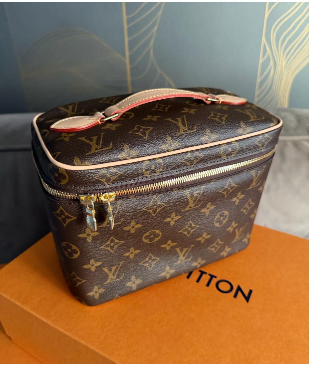 LOUIS VUITTON Коричневая косметичка из канвы, фото 5