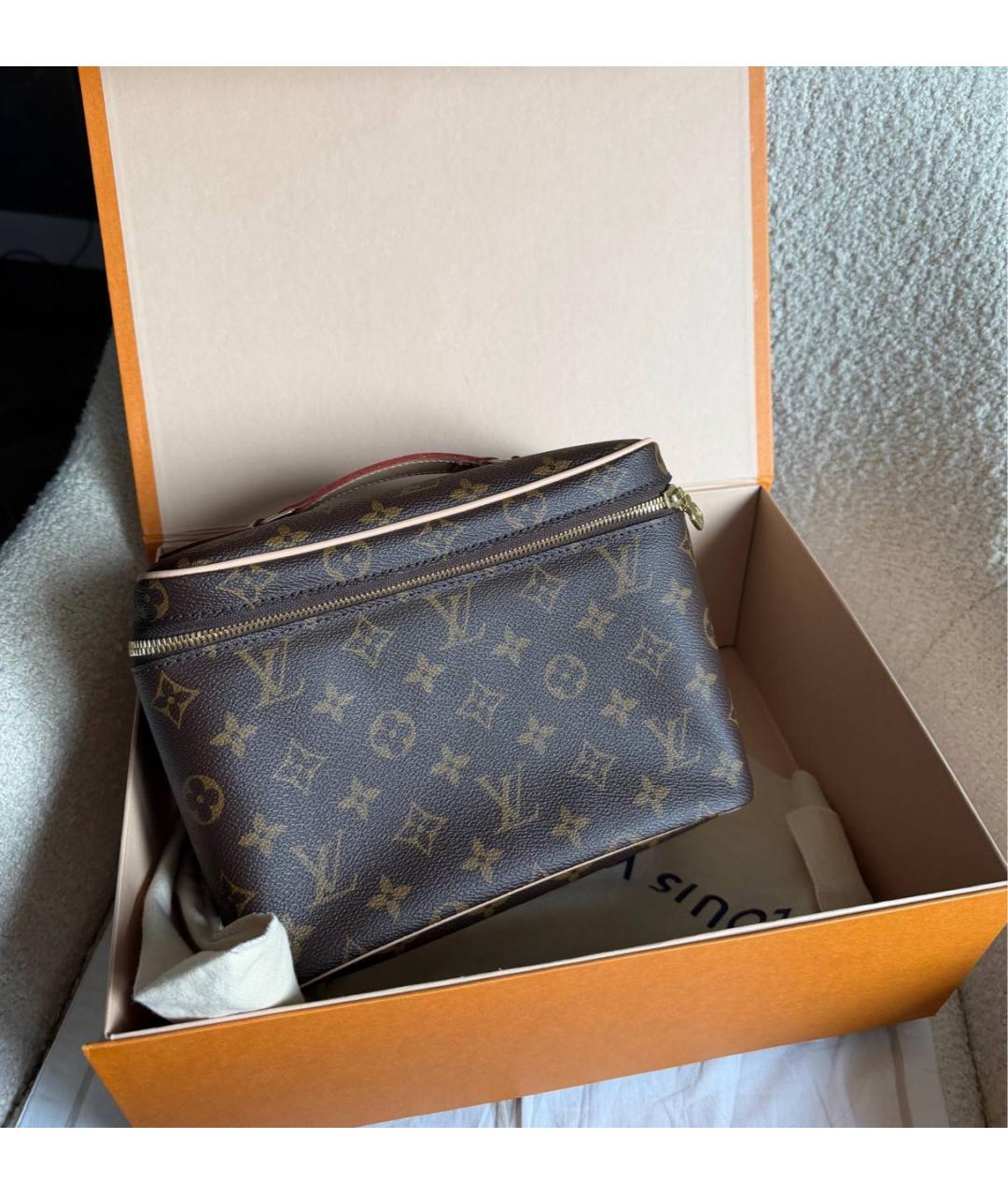 LOUIS VUITTON Коричневая косметичка из канвы, фото 6