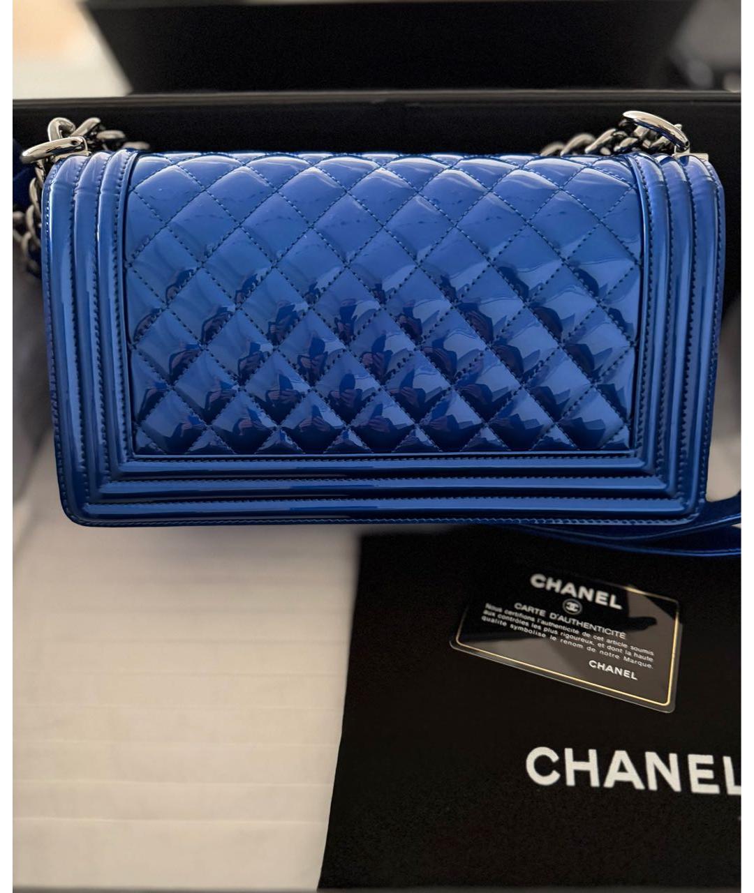 CHANEL Синяя сумка через плечо из лакированной кожи, фото 3