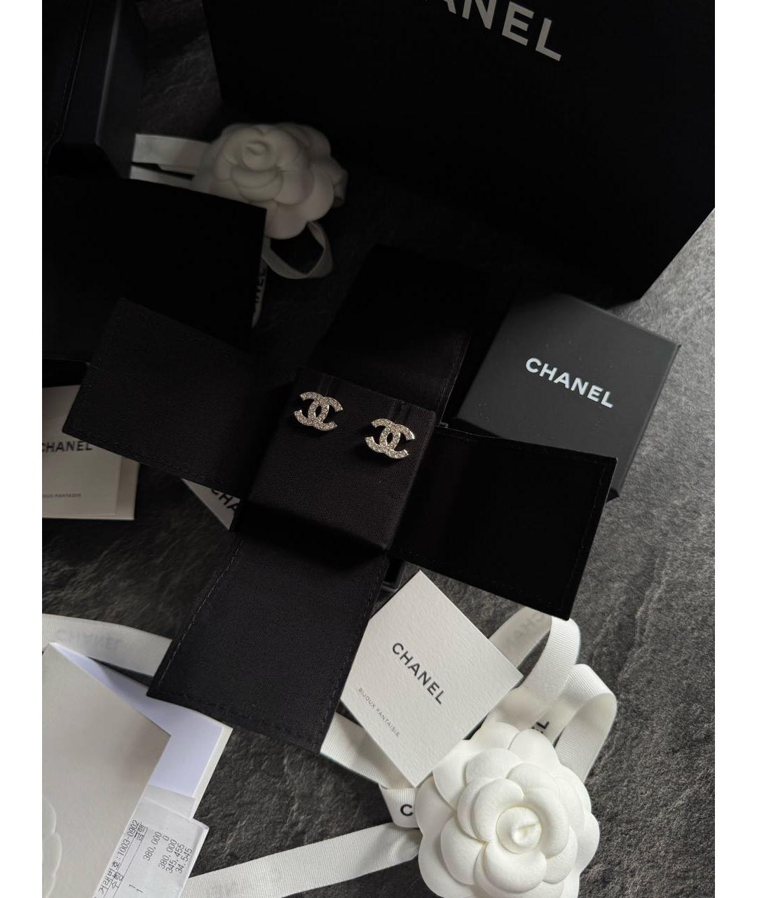 CHANEL Белые металлические серьги, фото 4