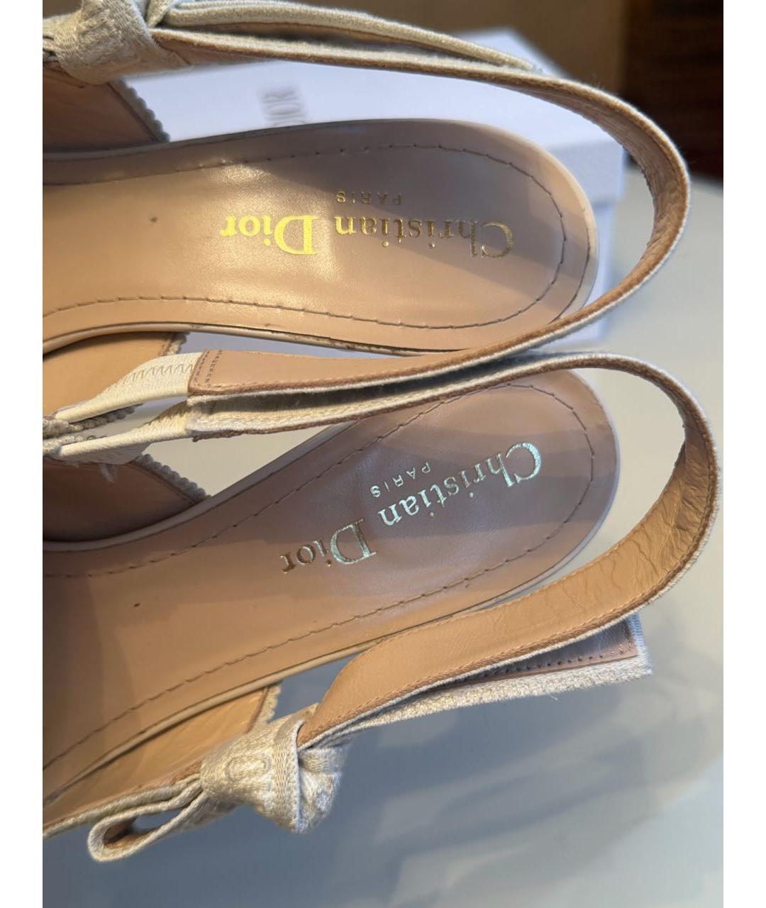 CHRISTIAN DIOR Бежевые кожаные лодочки на низком каблуке, фото 5