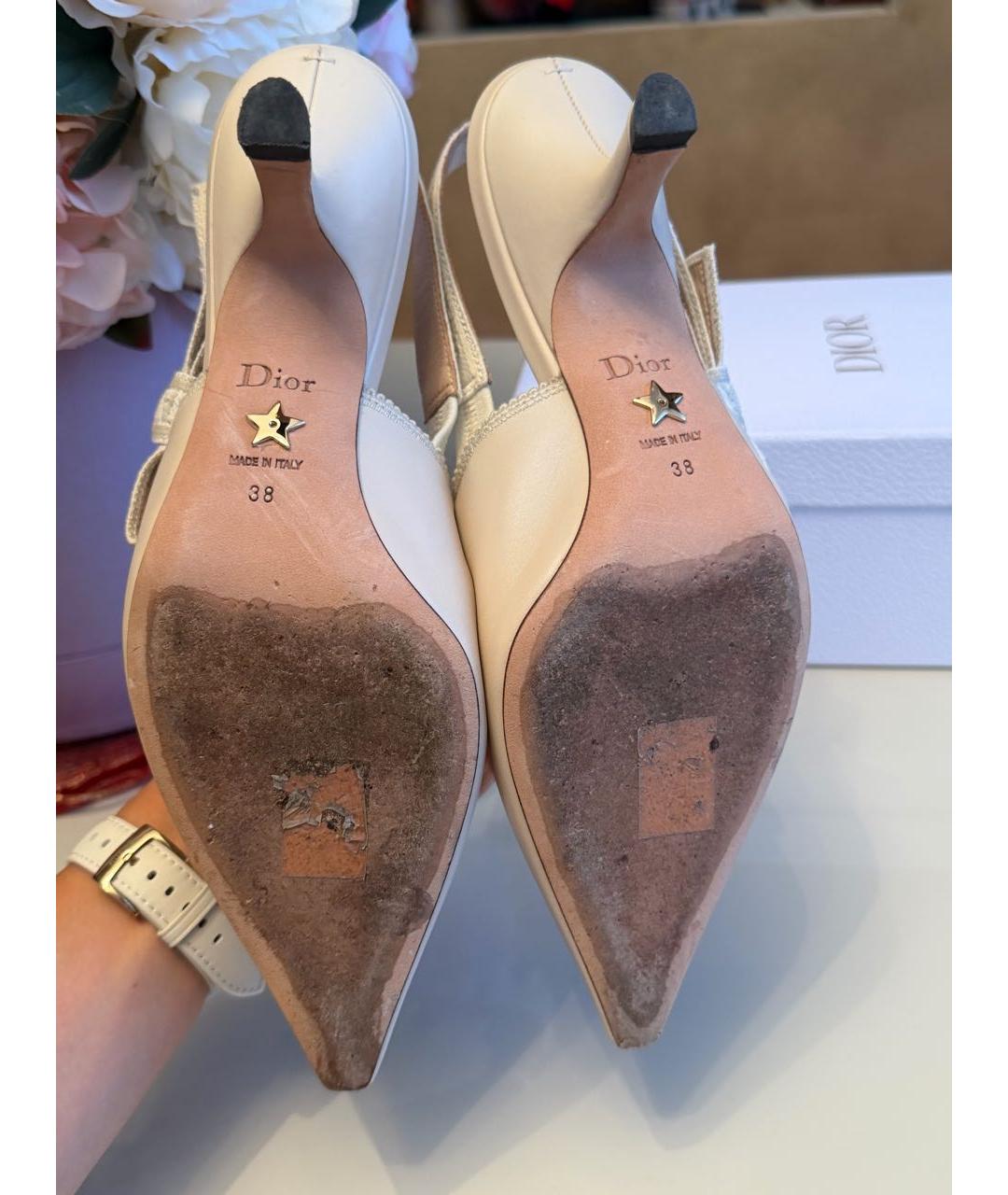 CHRISTIAN DIOR Бежевые кожаные лодочки на низком каблуке, фото 4