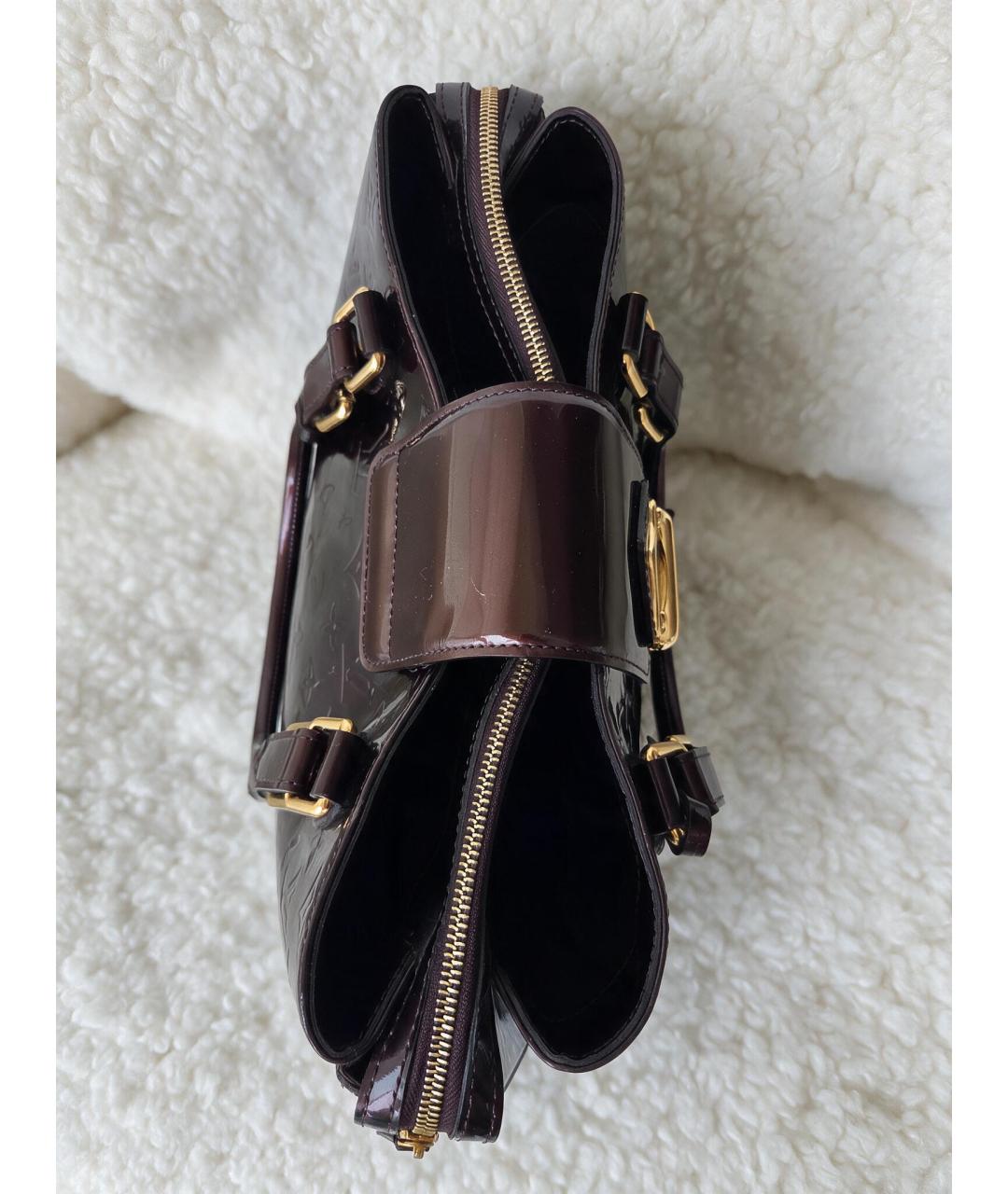 LOUIS VUITTON Бордовая сумка с короткими ручками из лакированной кожи, фото 2