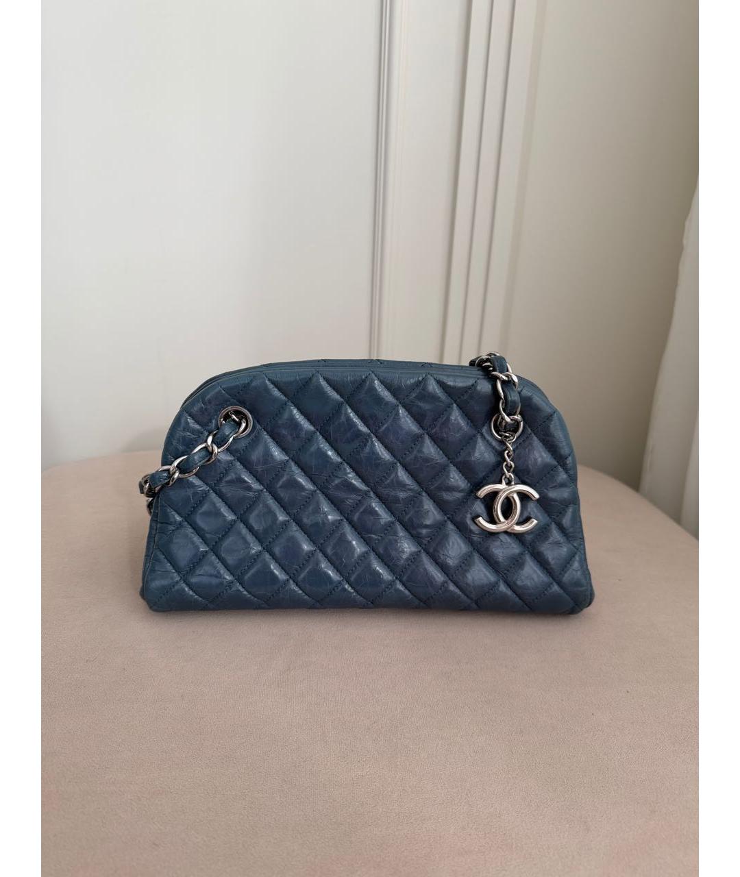 CHANEL Темно-синяя кожаная сумка с короткими ручками, фото 9