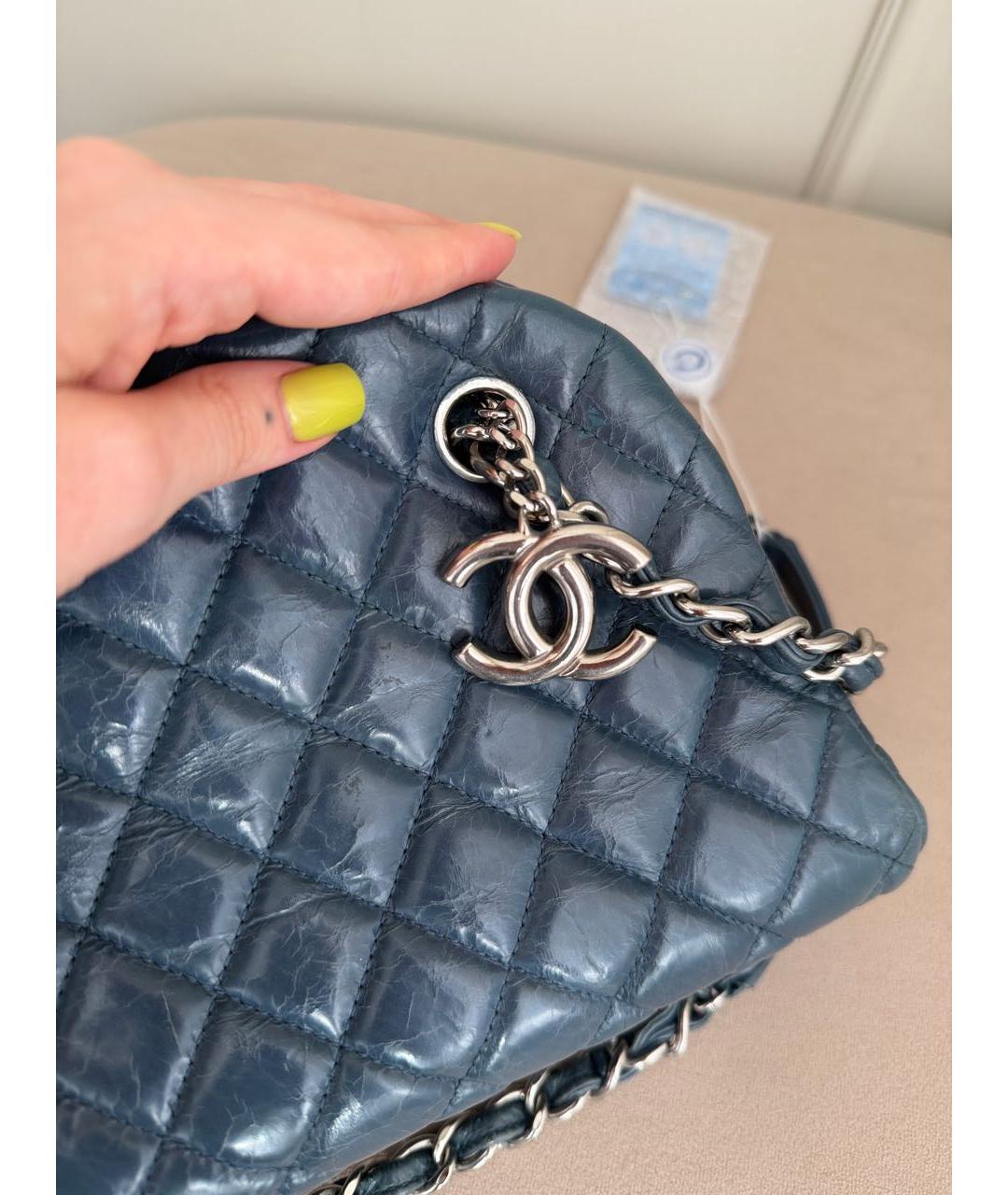 CHANEL Темно-синяя кожаная сумка с короткими ручками, фото 6