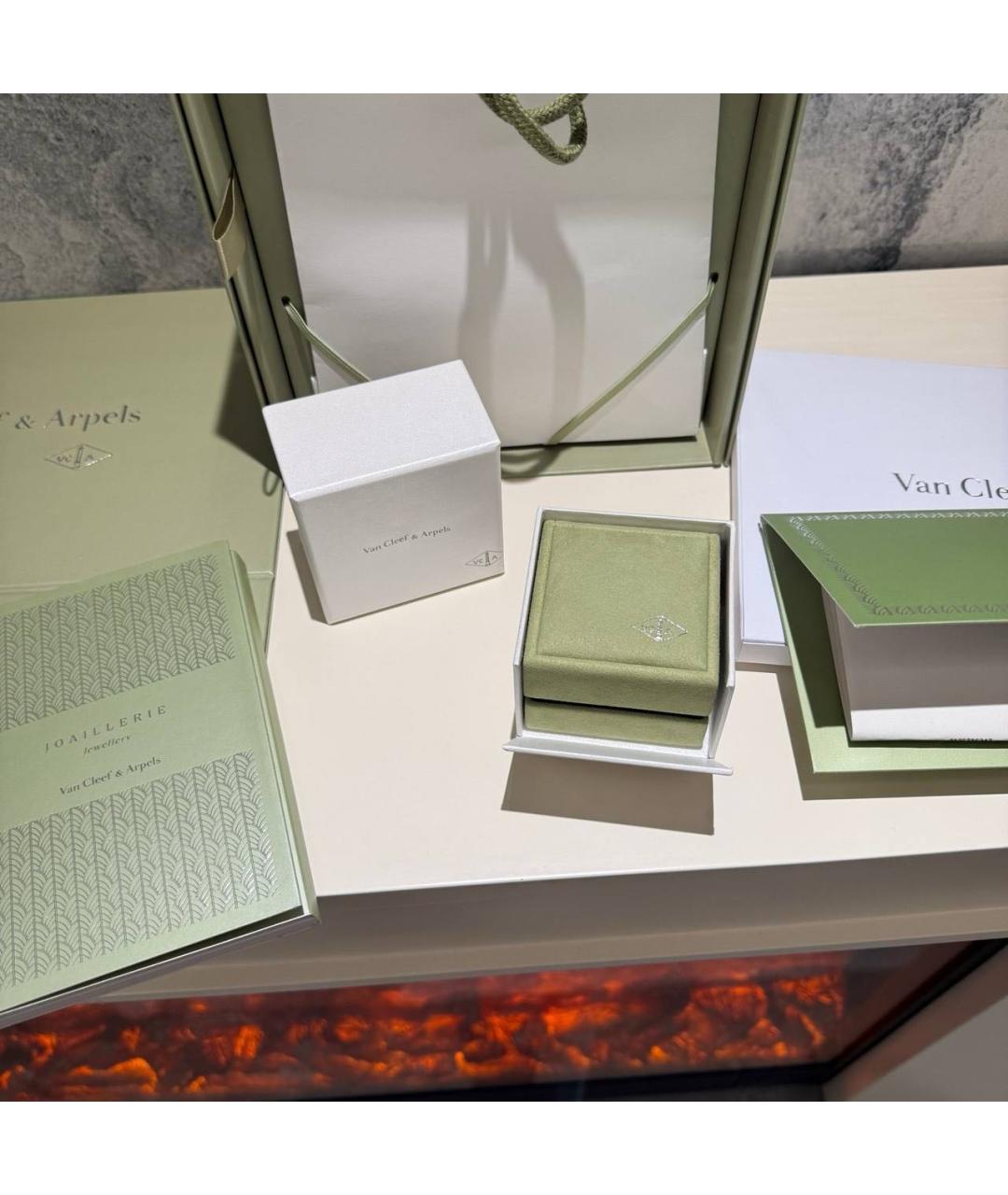 VAN CLEEF & ARPELS Бордовая подвеска из желтого золота, фото 4