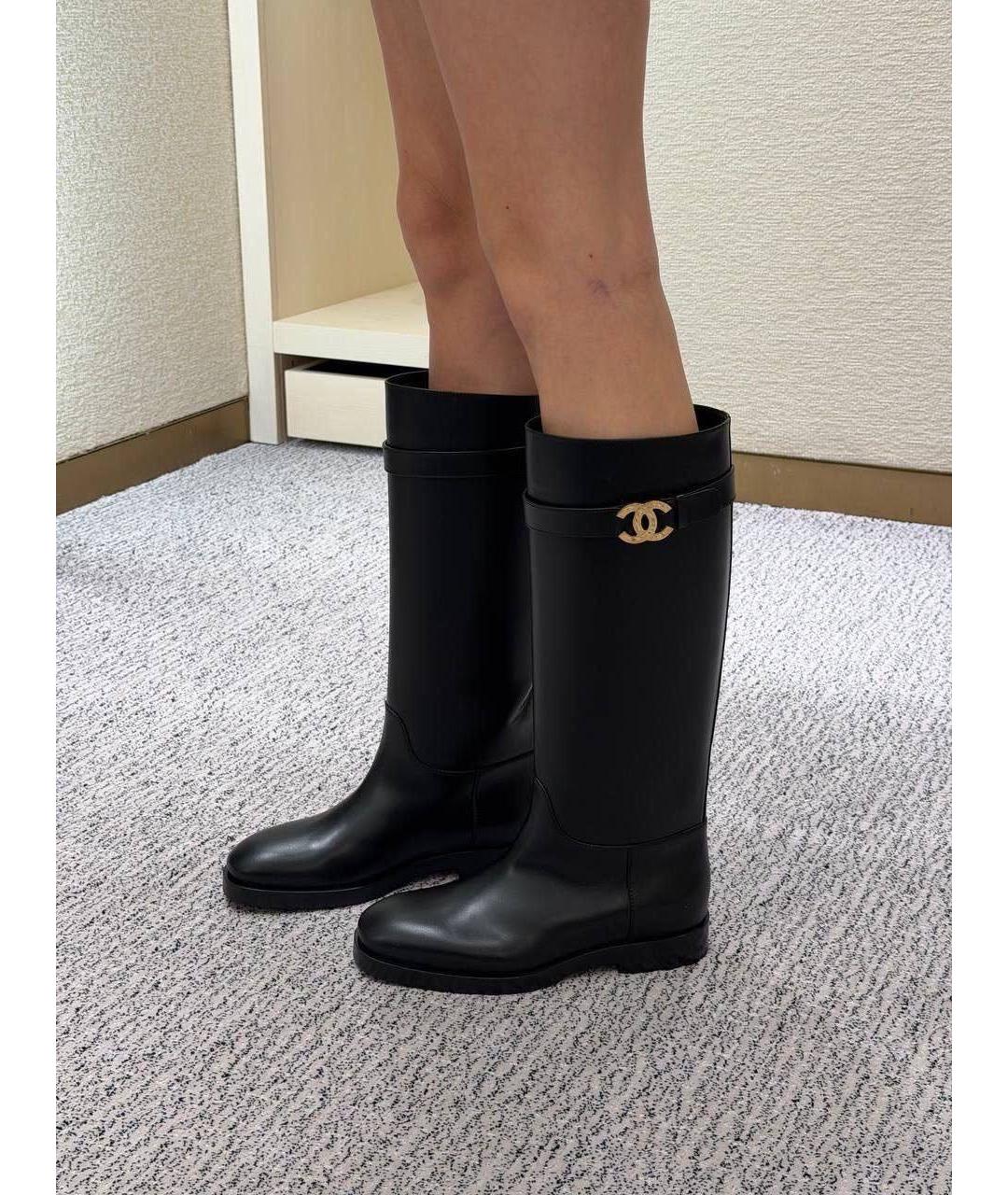 CHANEL Черные кожаные сапоги, фото 4