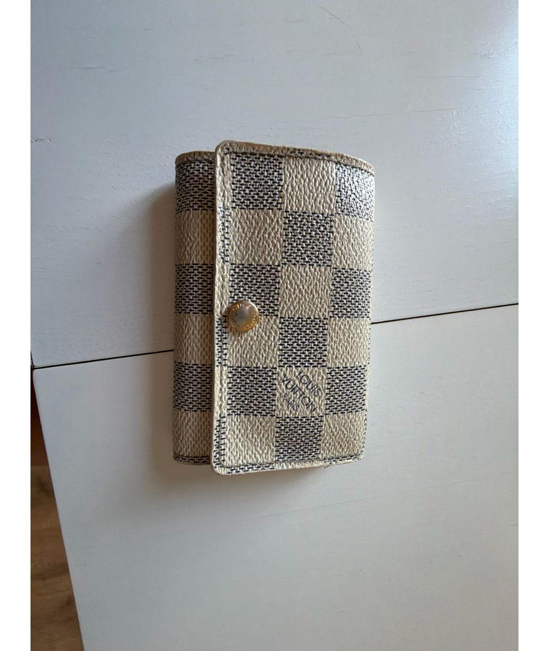 LOUIS VUITTON Белая ключница, фото 5