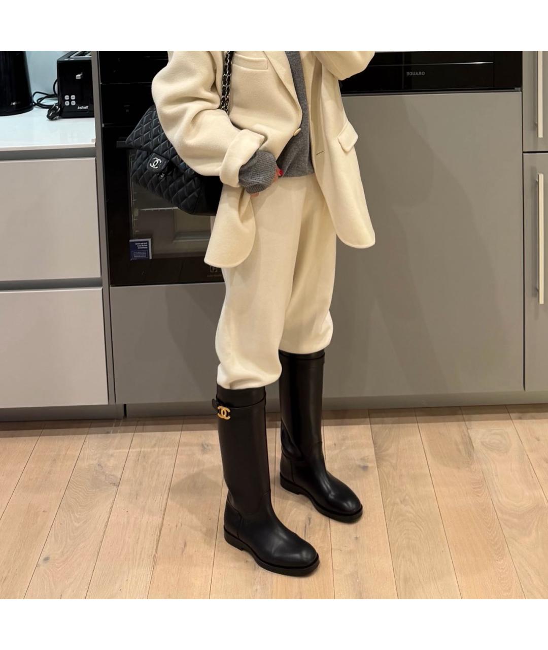 CHANEL Черные кожаные сапоги, фото 3