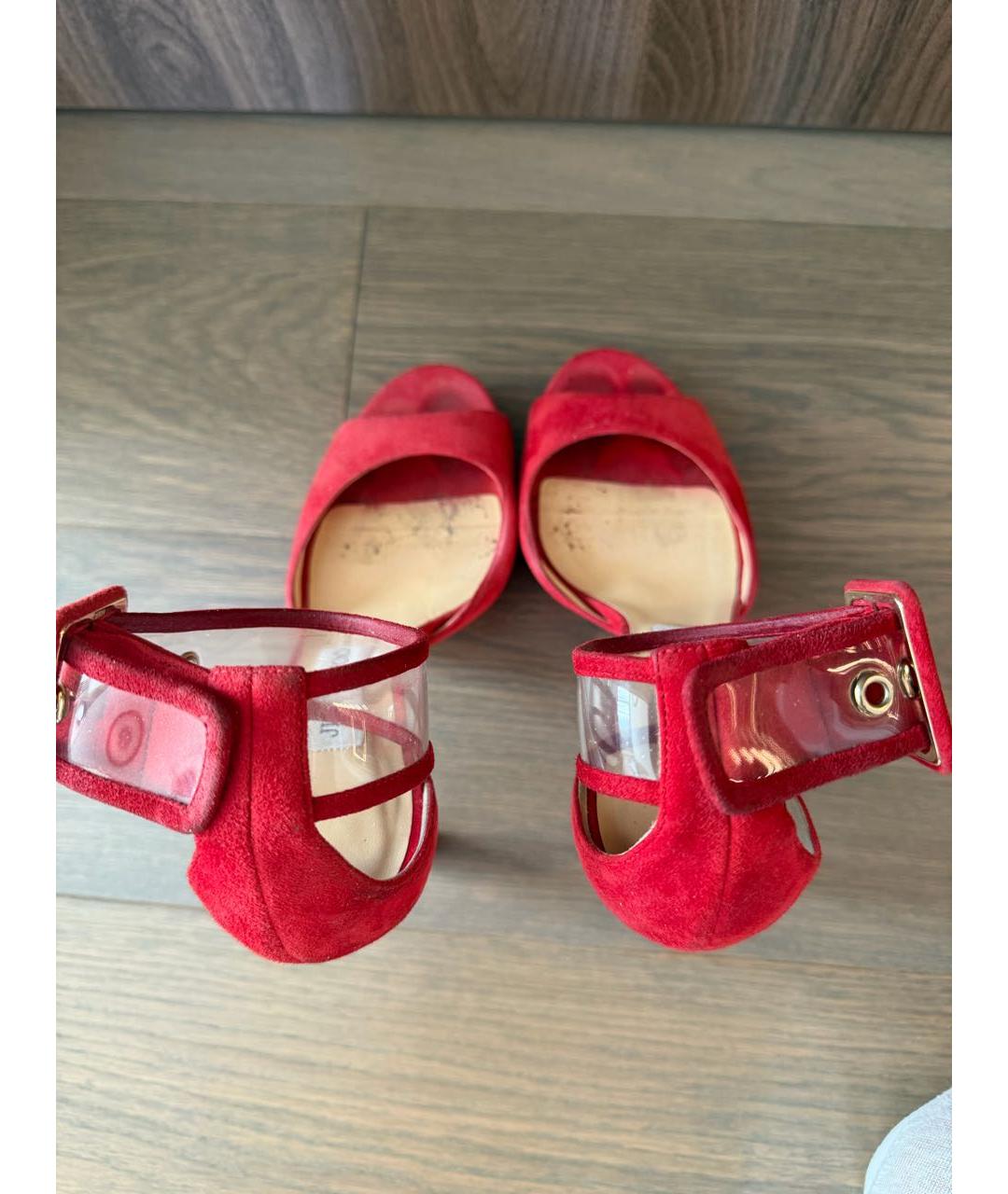JIMMY CHOO Красные замшевые босоножки, фото 3
