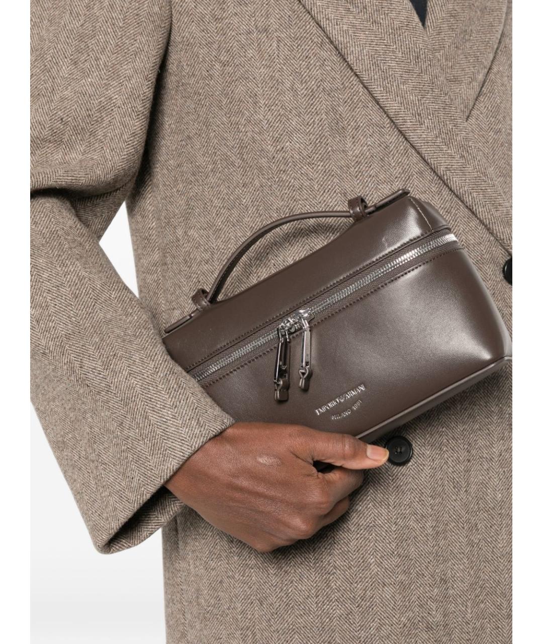 EMPORIO ARMANI Серая кожаная сумка с короткими ручками, фото 2