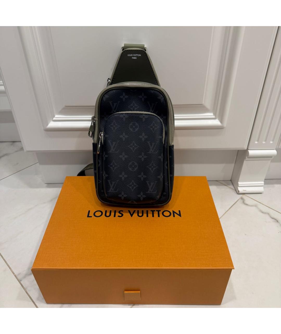 LOUIS VUITTON Антрацитовая сумка на плечо из канвы, фото 9
