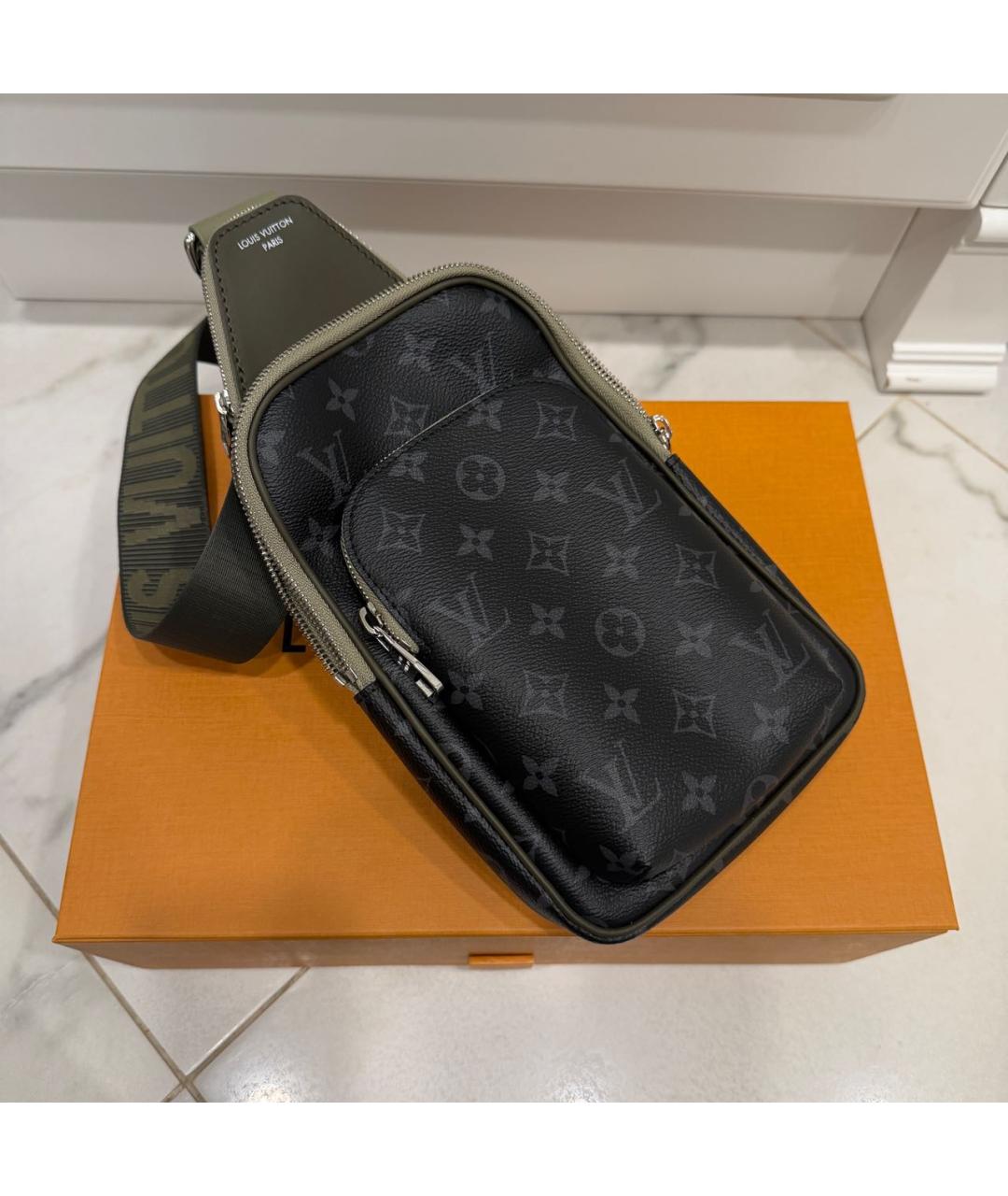 LOUIS VUITTON Антрацитовая сумка на плечо из канвы, фото 5