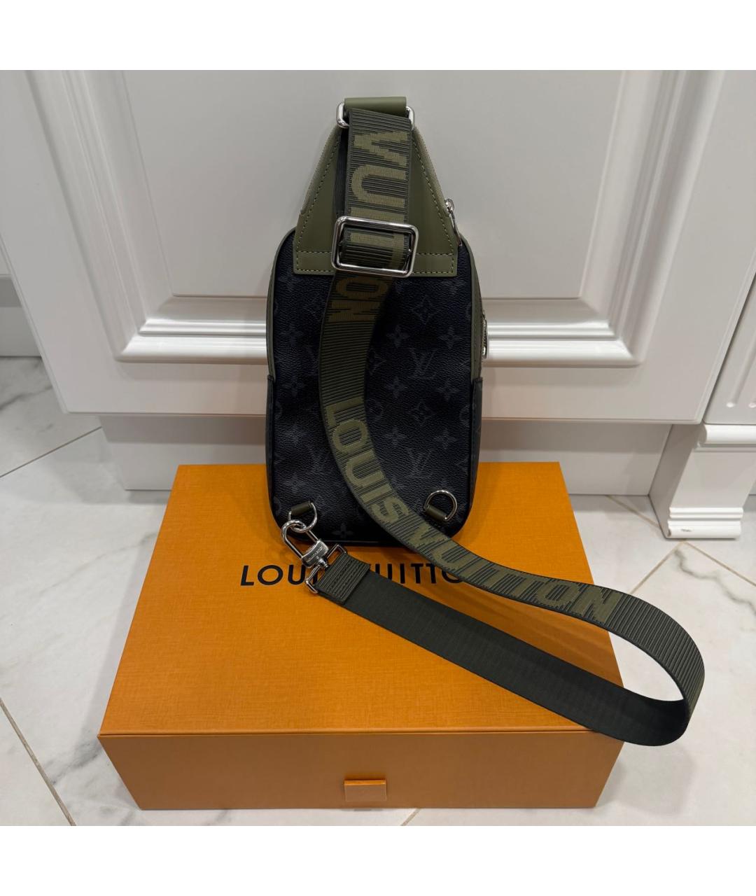 LOUIS VUITTON Антрацитовая сумка на плечо из канвы, фото 3