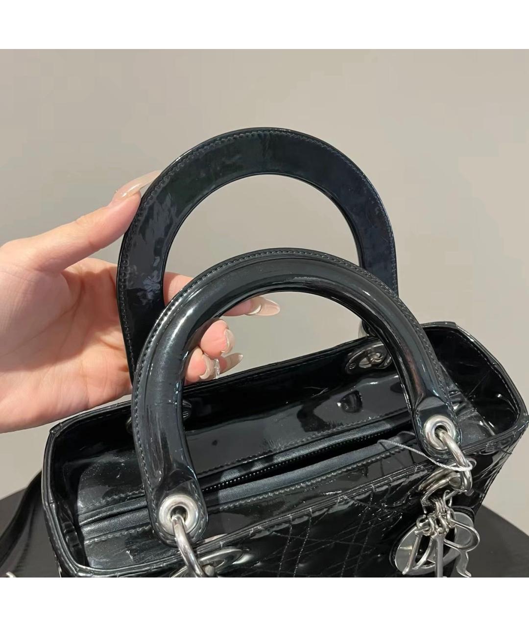 CHRISTIAN DIOR Черная сумка с короткими ручками из лакированной кожи, фото 8