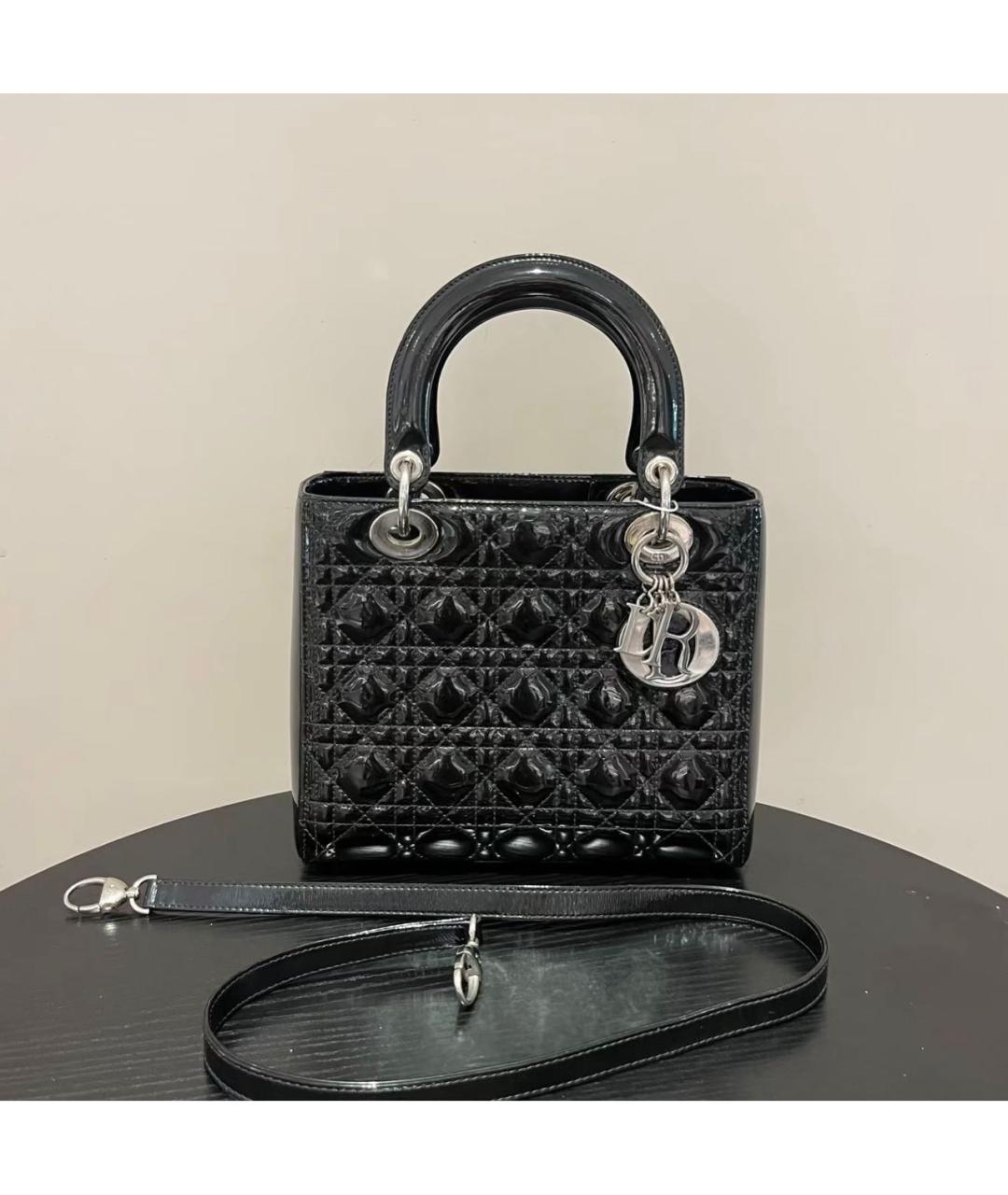 CHRISTIAN DIOR Черная сумка с короткими ручками из лакированной кожи, фото 9