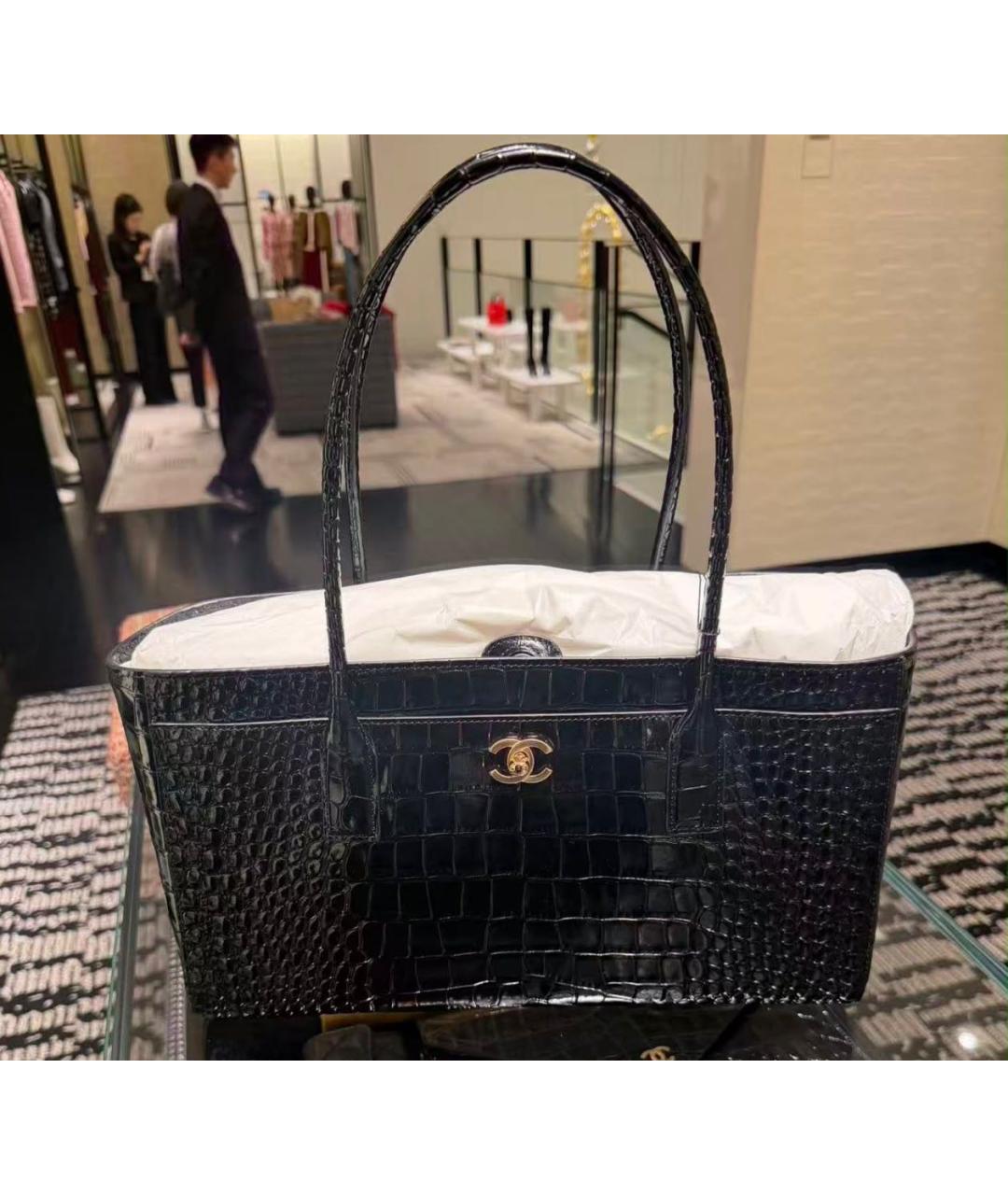 CHANEL Черная кожаная сумка тоут, фото 2