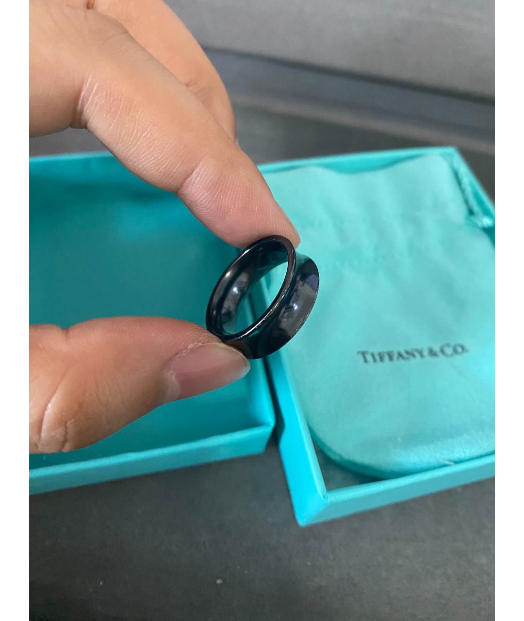 TIFFANY&CO Черное металлическое кольцо, фото 4