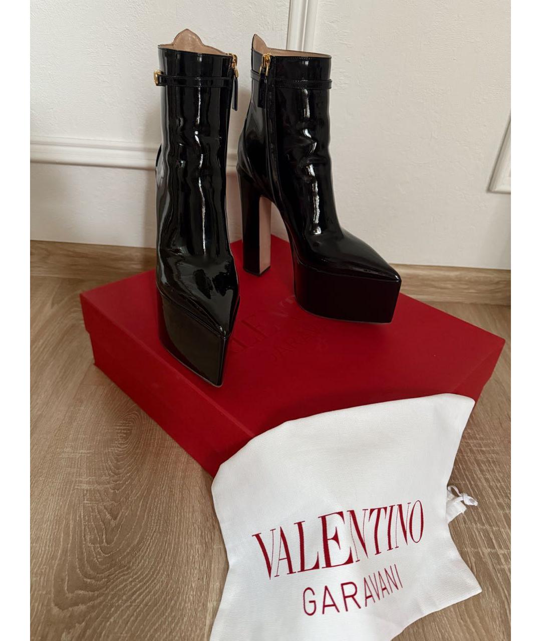 VALENTINO Черные ботильоны из лакированной кожи, фото 5