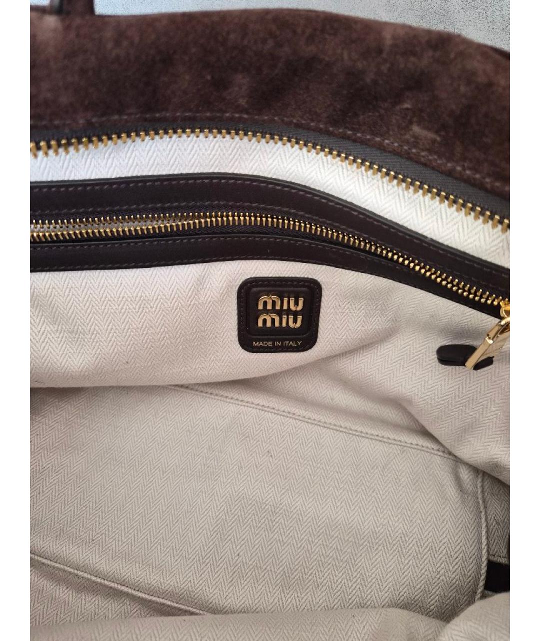 MIU MIU Коричневая замшевая сумка с короткими ручками, фото 4