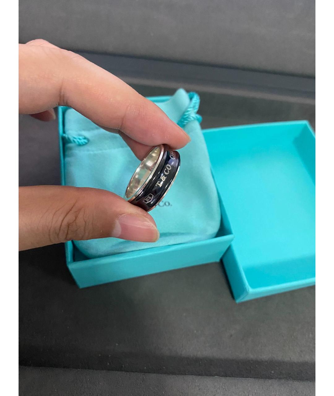 TIFFANY&CO Черное металлическое кольцо, фото 3