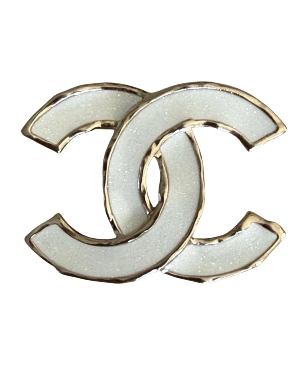 CHANEL Белая металлическая булавка / брошь, фото 1