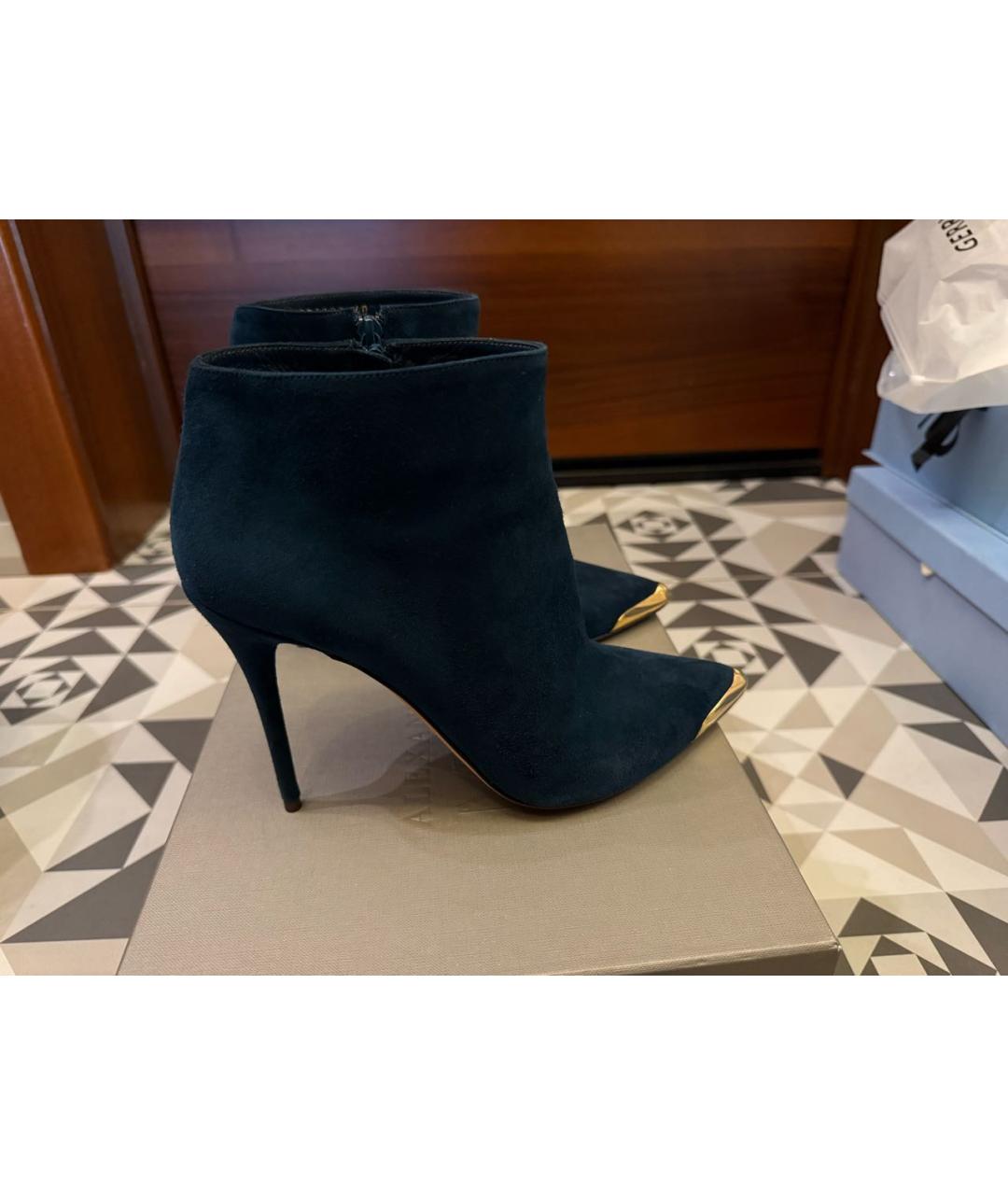 ALEXANDER MCQUEEN Синие замшевые ботильоны, фото 5