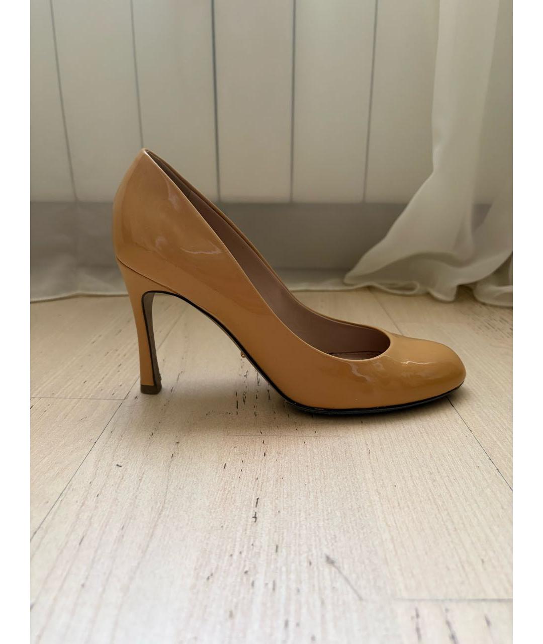 GIANVITO ROSSI Бежевые туфли из лакированной кожи, фото 6