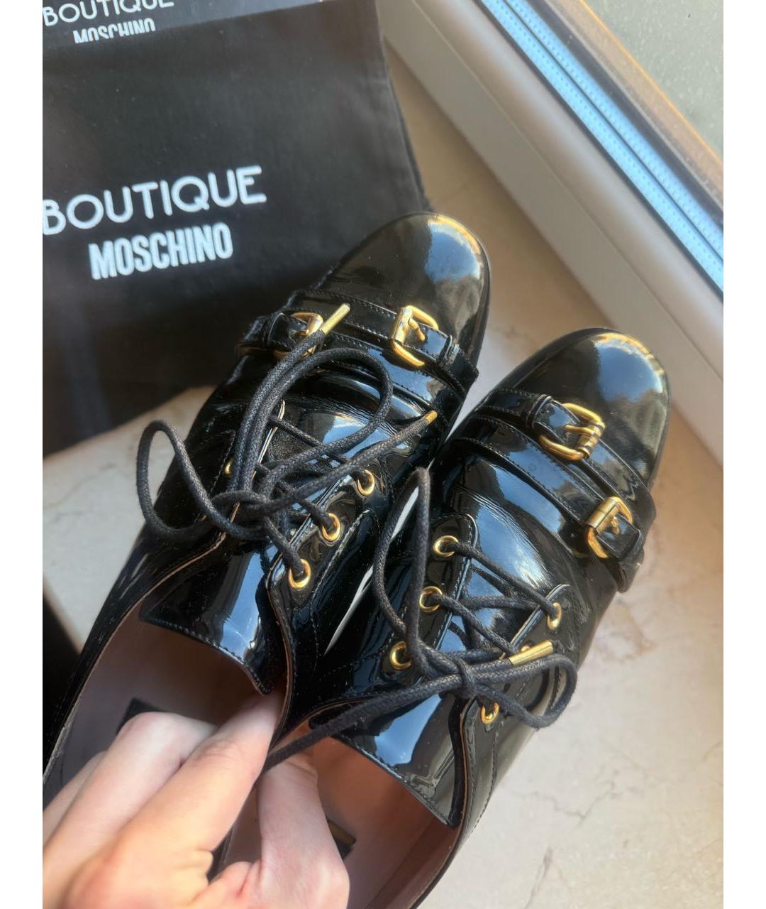 BOUTIQUE MOSCHINO Черные лоферы из лакированной кожи, фото 2