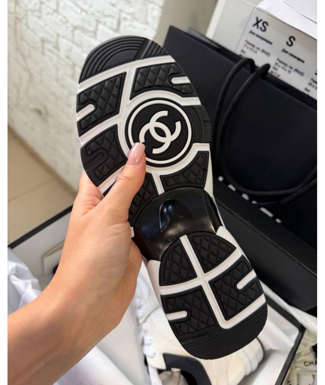 CHANEL Белые кожаные кроссовки, фото 3