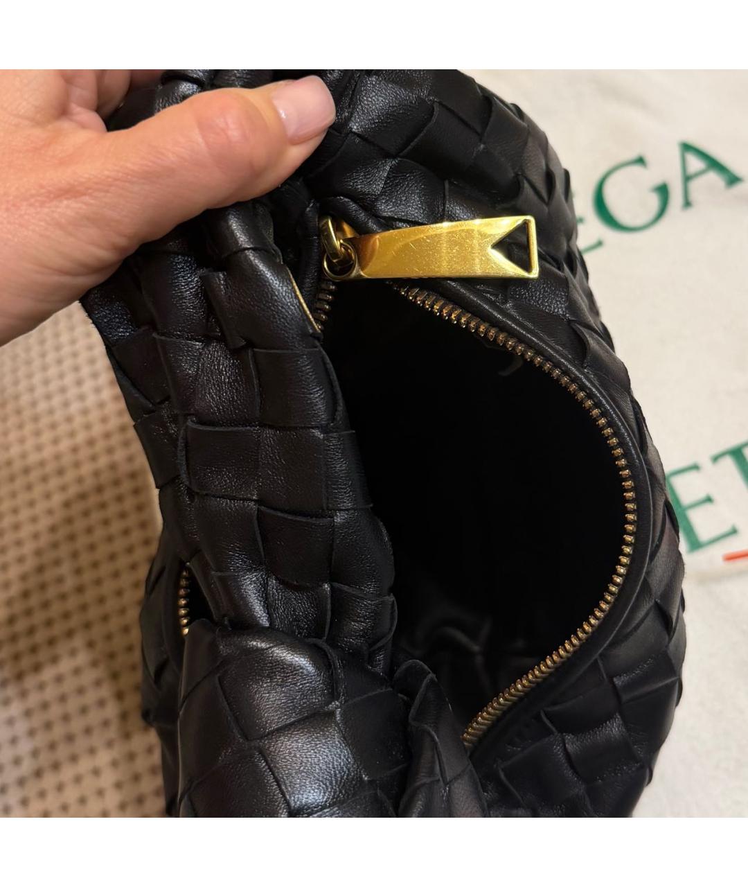 BOTTEGA VENETA Черная кожаная сумка с короткими ручками, фото 5